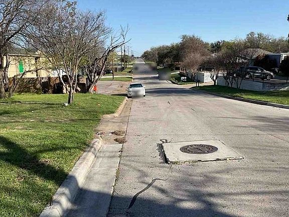 Exterior Neighborhood (street photo)