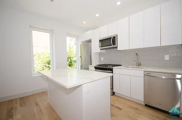 Rented by EXR | media 38