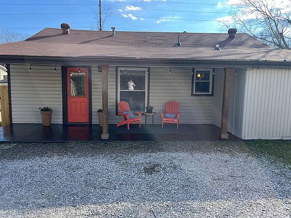 3rd image of 3710 Murphy Rd #B