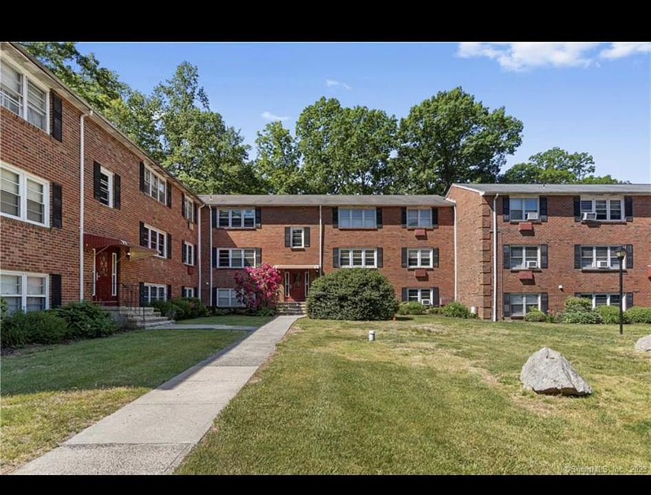 1st image of 75 Oakwoods #D