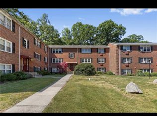 75 Oakwoods #D, Branford, CT 06405