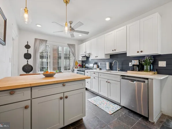 4900 Tibben St, Philadelphia, PA 19128