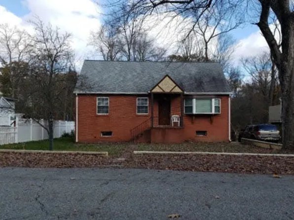 20 Lenape Ln, Oakland, NJ 07436