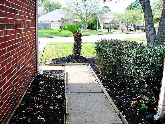 3rd image of 3814 Nelva Park Dr