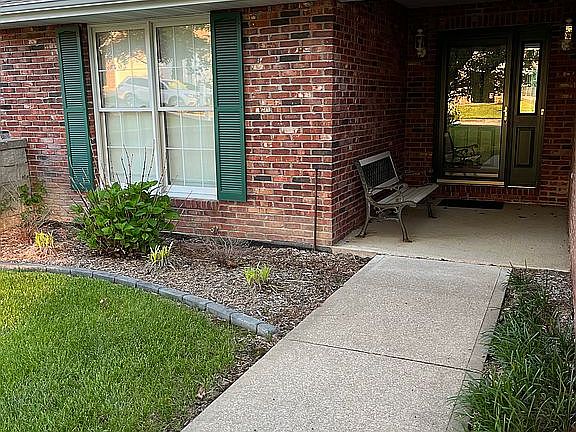 2nd image of 922 Manassas Pl