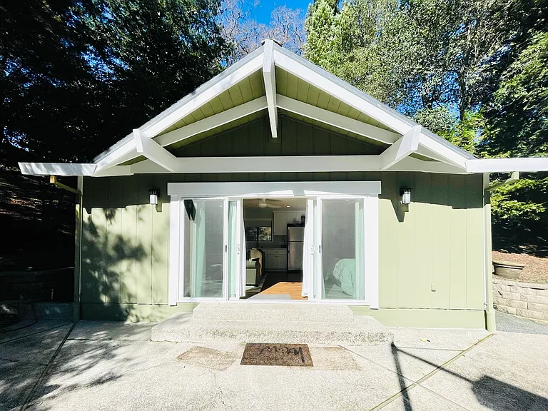 Montair Dr — Photo 2