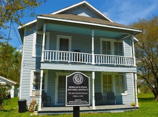 100 Bayridge Rd, La Porte, TX 77571