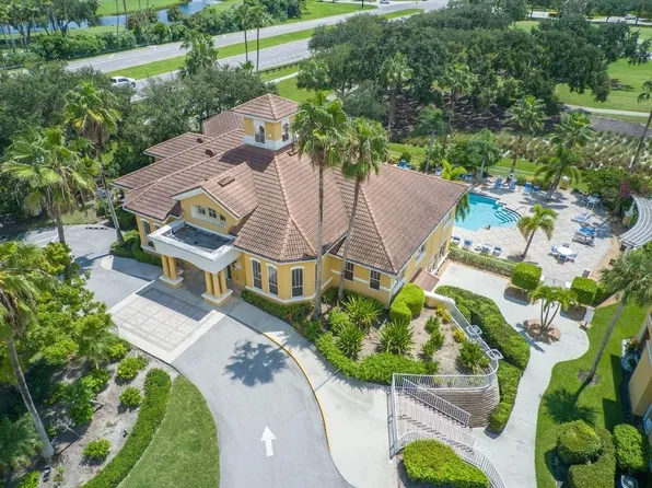 5050 Fairways Cir APT 205, Vero Beach, FL 32967