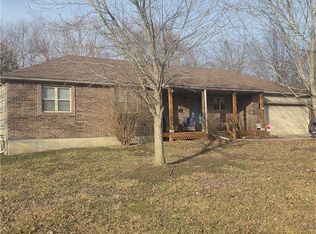 104 E 8th St, Adrian, MO 64720