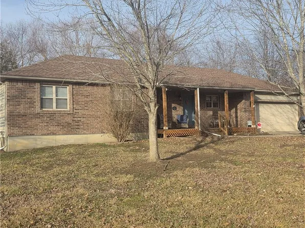 104 E 8th St, Adrian, MO 64720