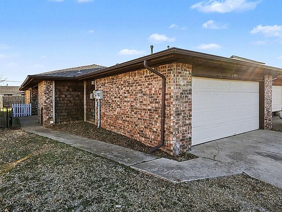 3rd image of 1308 Summerton Pl