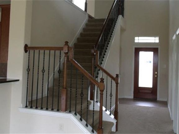 Another view of the entry way