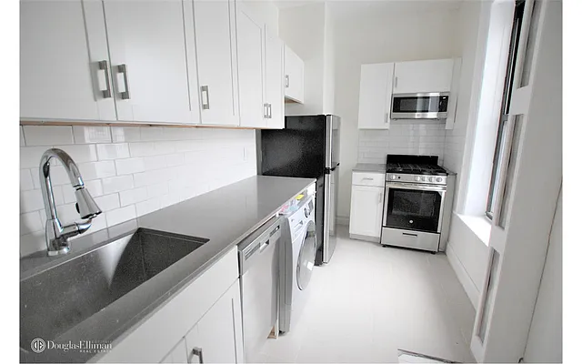 Rented by Douglas Elliman | media 38