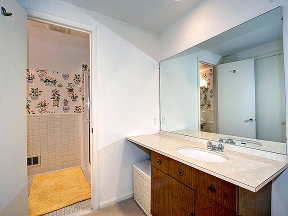 3rd image of 6906 Tilden Ln