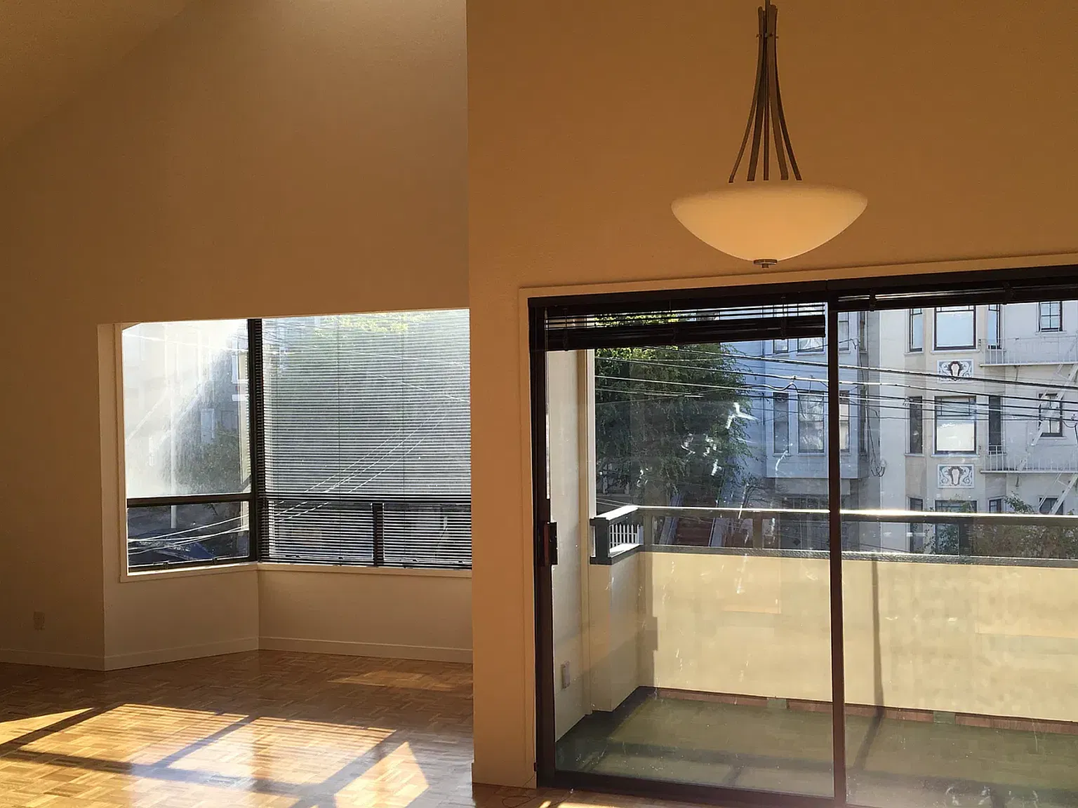 2 bed, 1600 sqft, $6,950 — Photo 4