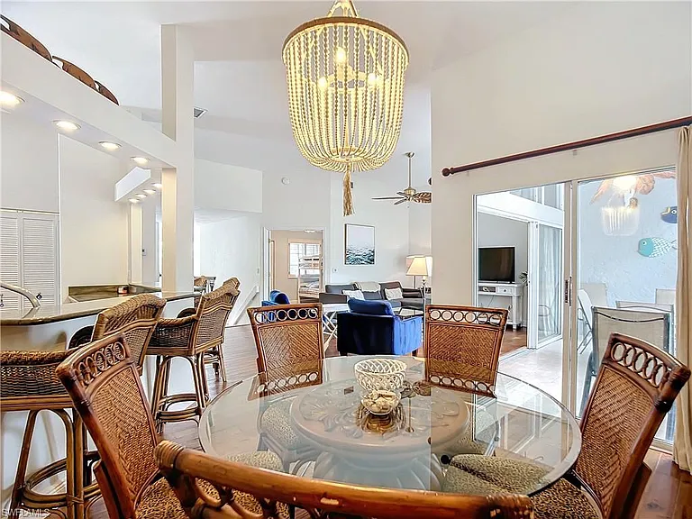 2860 Citrus Lake Dr #R-202 — Photo 20
