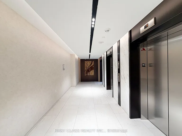 10 Oak St #425 — Photo 4
