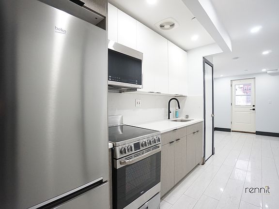 2nd image of 1186 Park Pl #C
