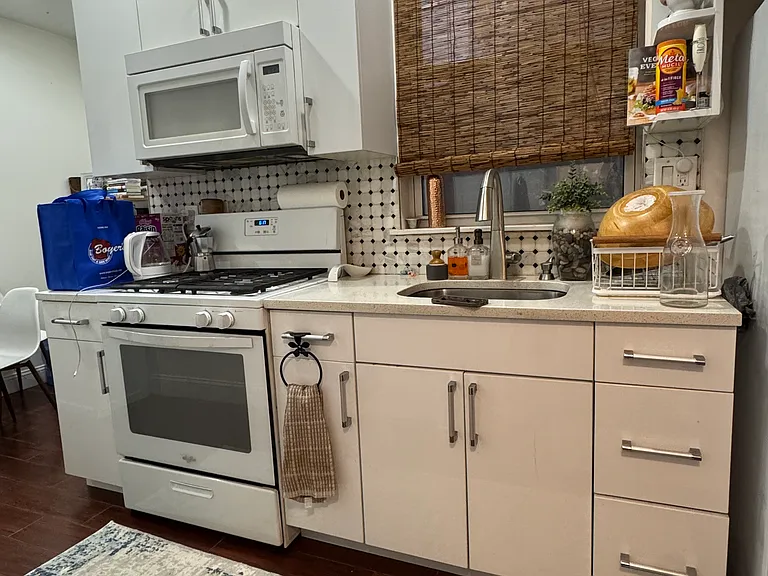 732 Sansom St #204 — Photo 3