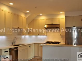 133 SW Gibbs St, Portland, OR 97239