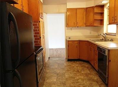 5th image of 213 Sutherland Dr
