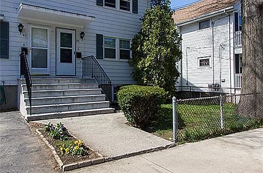 2nd image of 44 Beacon St