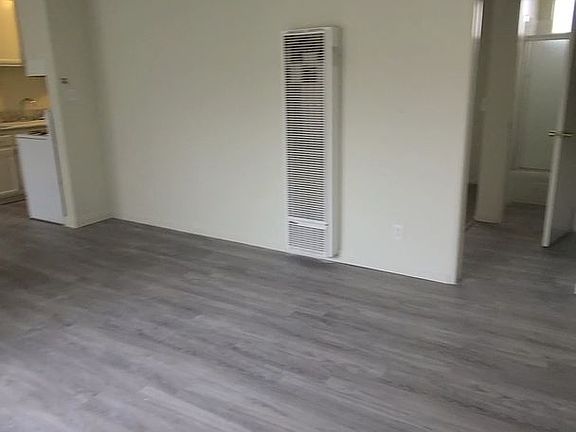 5th image of 1711 Granville Ave #12