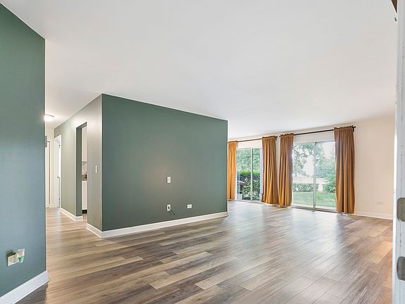2nd image of 2814 Meadow Ln #W1