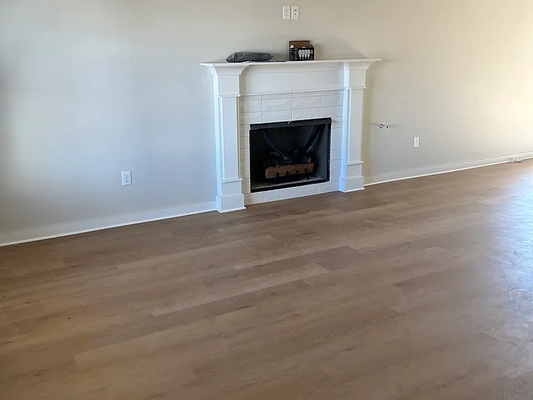 1109 Greendale Ave — Photo 4