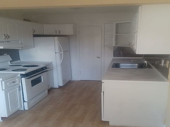4th image of 401 SW 13th Pl Building 717-7