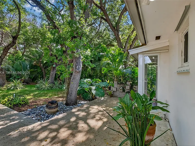 6767 SW 154th St — Photo 36