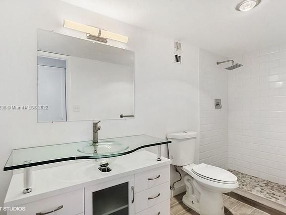 5th image of 1300 NE Miami Gardens Dr APT 715E