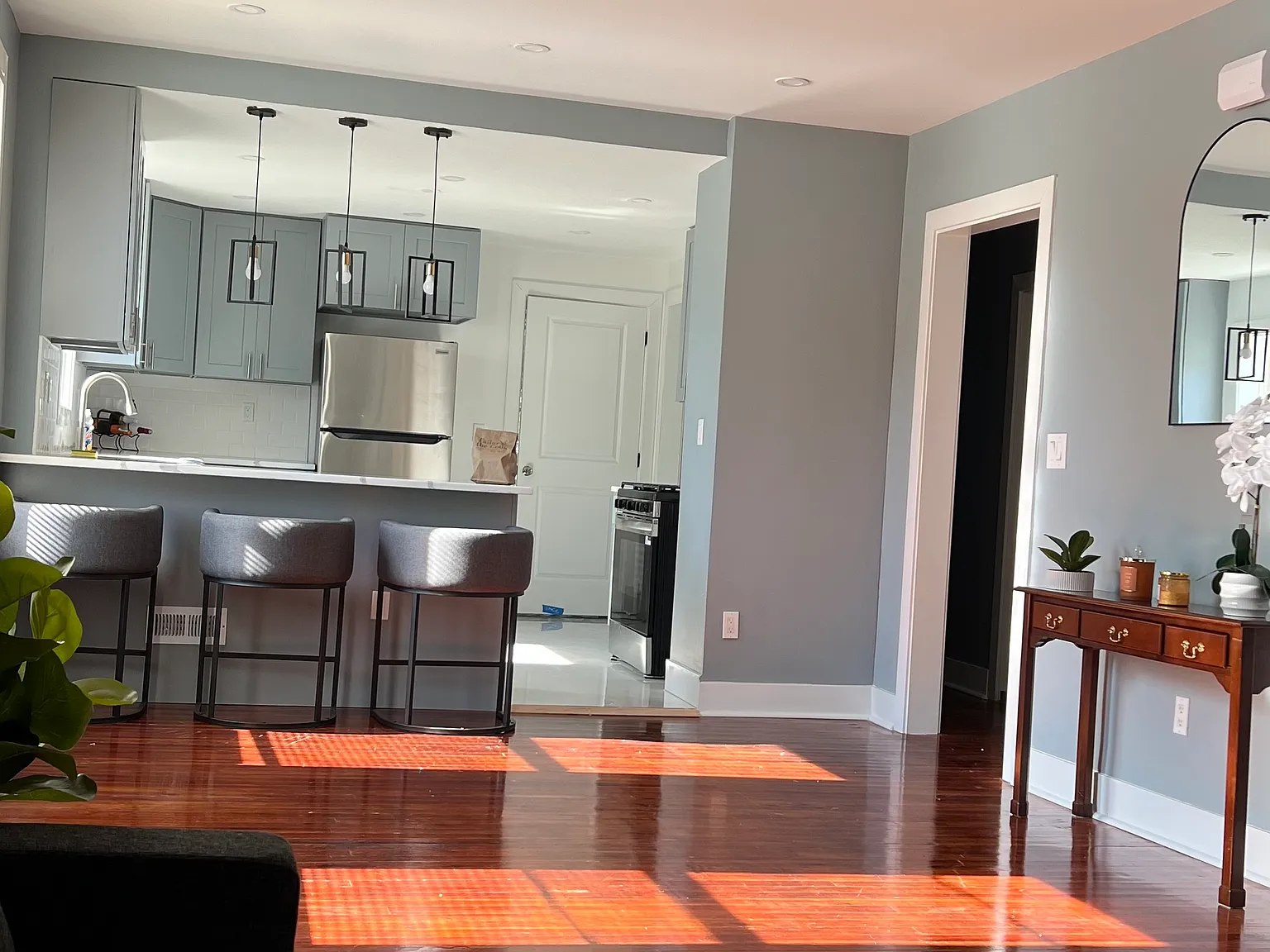 2 bed, 1200 sqft, $1,700 — Photo 3