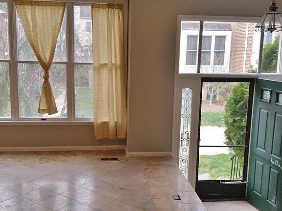 3rd image of 4916 Cloister Dr