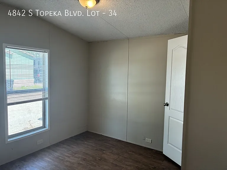 4842 S Topeka Blvd #34 — Photo 23