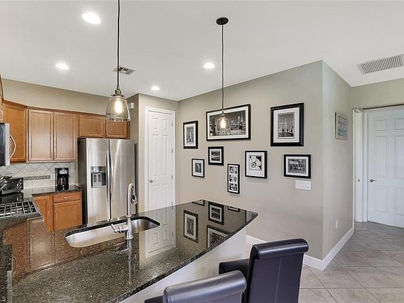 2nd image of 7594 Jacaranda Ln