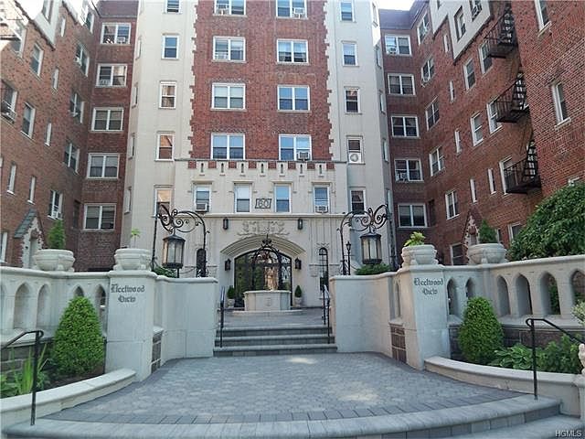 1st image of 60 Broad St W APT 3H