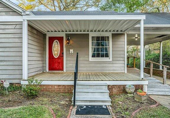 2nd image of 207 2nd St S