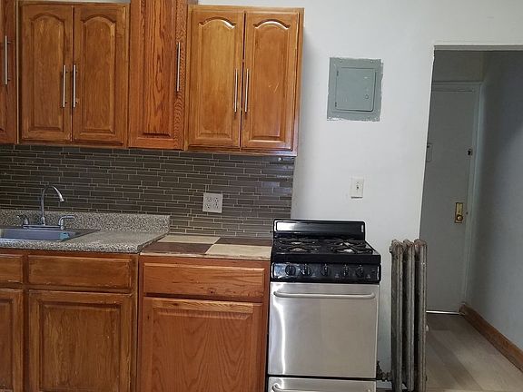 5th image of 607 W 138th St APT 4