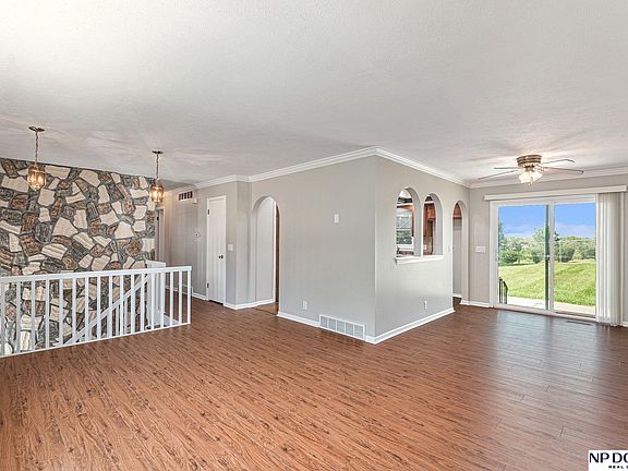 4th image of 8516 Orchard Ave