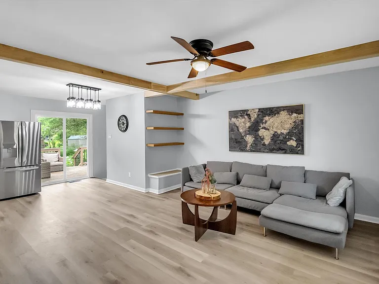 1338 Greenmar Dr — Photo 4