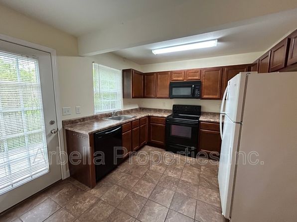 128 Leach Dr APT 302
