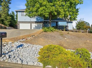 5950 Mountain View Dr, Redding, CA 96003