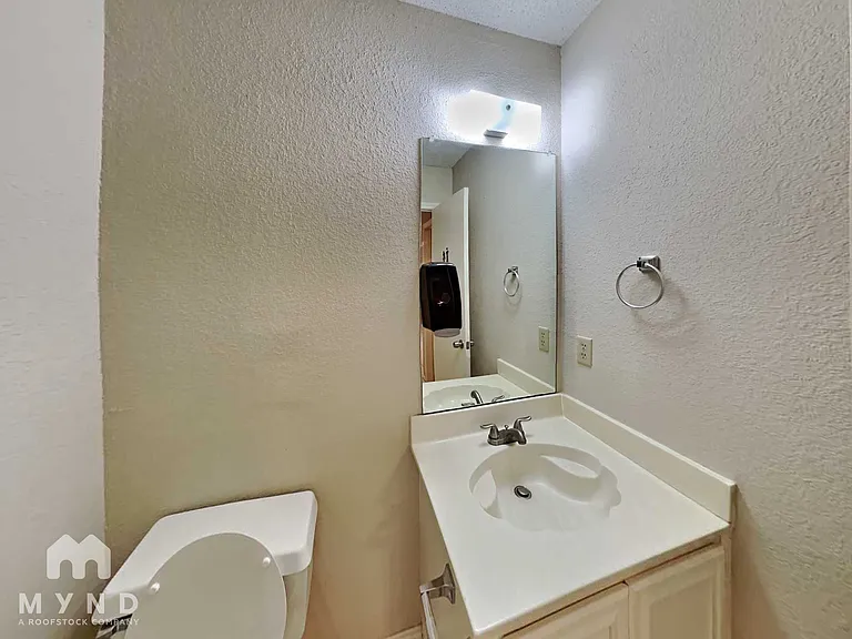 3205 Meadowview Dr — Photo 23