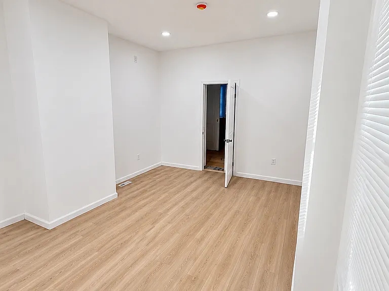 1310 Grand Ave — Photo 5