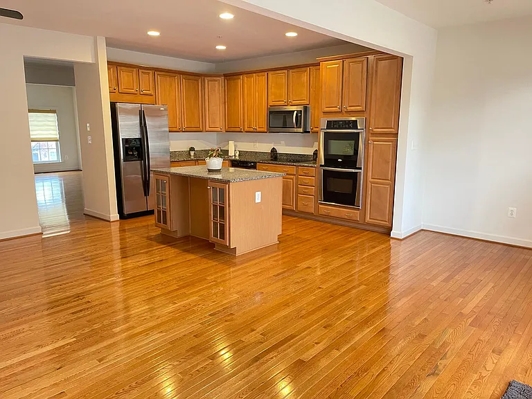1560 Rutland Way — Photo 6