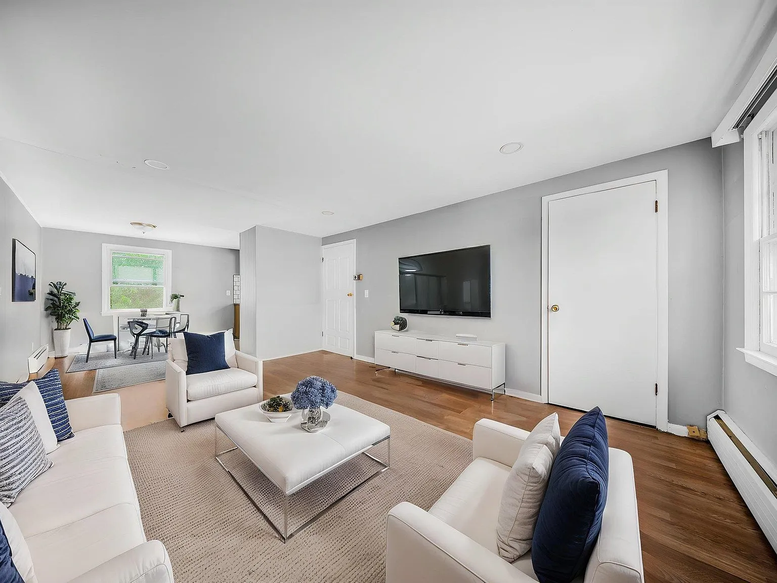 3 bed, 1.0 bath, $3,500 — Photo 3
