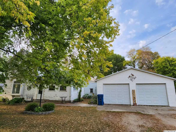 301 Grove St, Plymouth, IA 50464