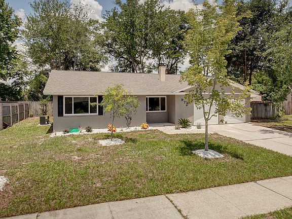 4th image of 972 Dostie Cir