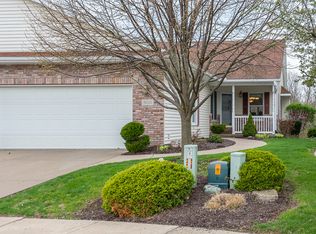 800 Wells Fargo Trl, Le Claire, IA 52753